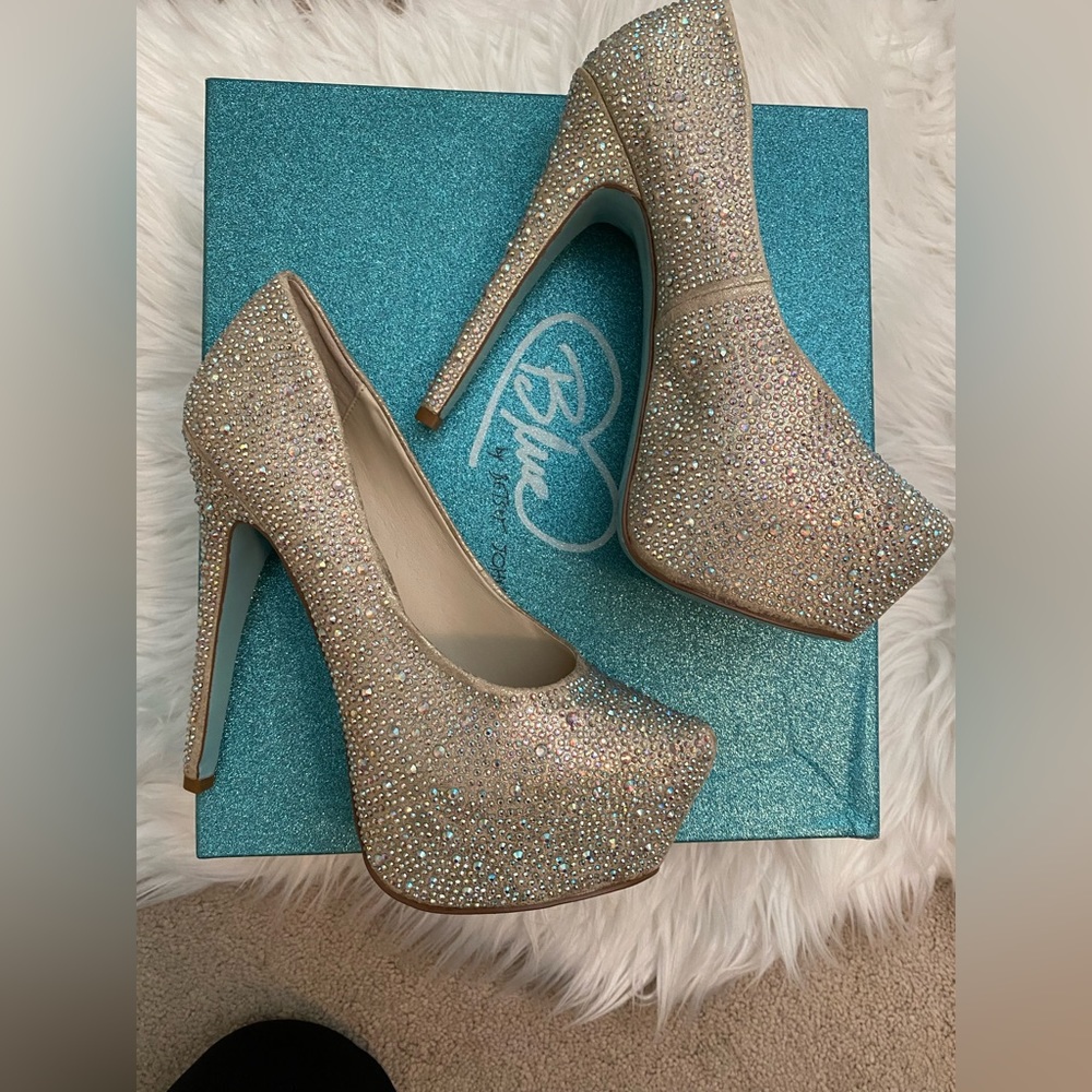 Betsey Johnson Blue,  Bridal iridescent rhinestone shoes size 6.5 New with box